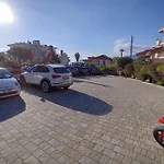 La Brezza Apartment *