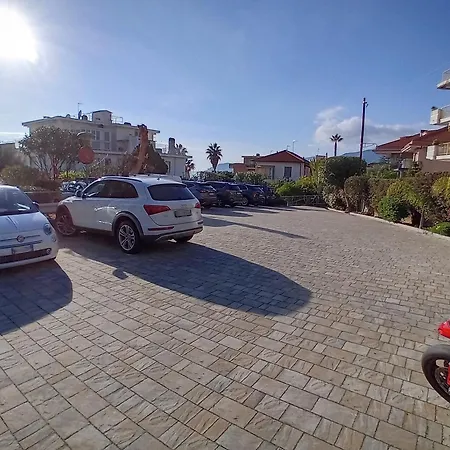 La Brezza Апартаменти *